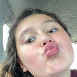 Meet your Posher, Ava